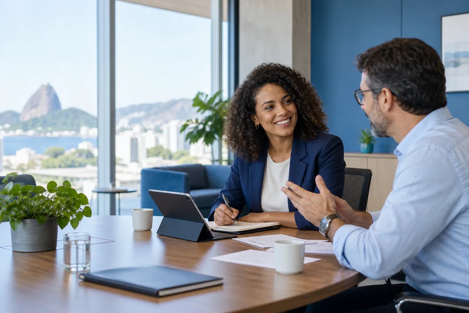 Cena ilustrativa de profissionais em uma rotina de crm